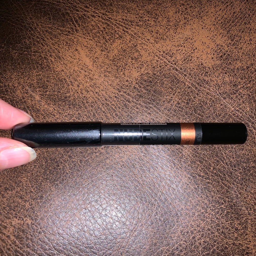 NUDESTIX - MAGNETIC LUMINOUS EYE COLOR